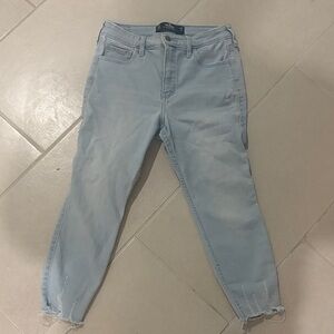Hollister Light Blue Ankle Jeans skinny size 28 stretchy frayed bottom distress